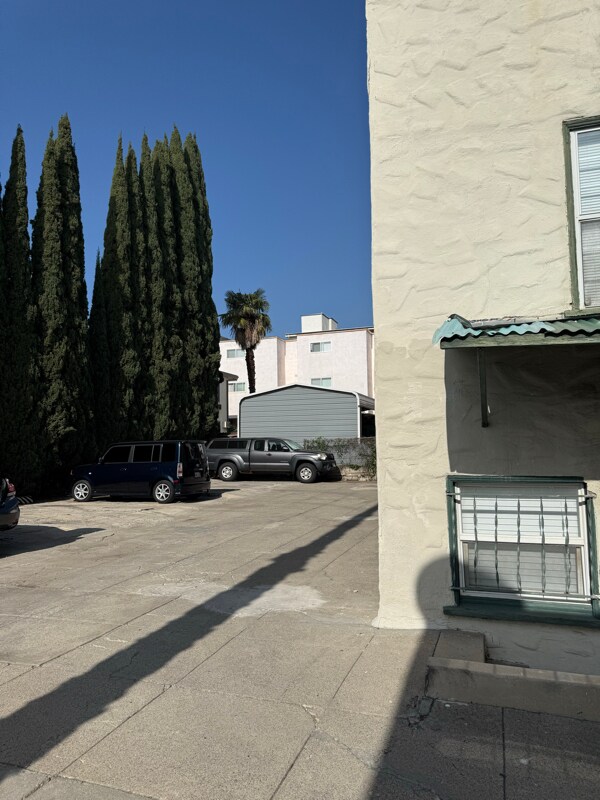 2025 Cheremoya Ave Unit 203
