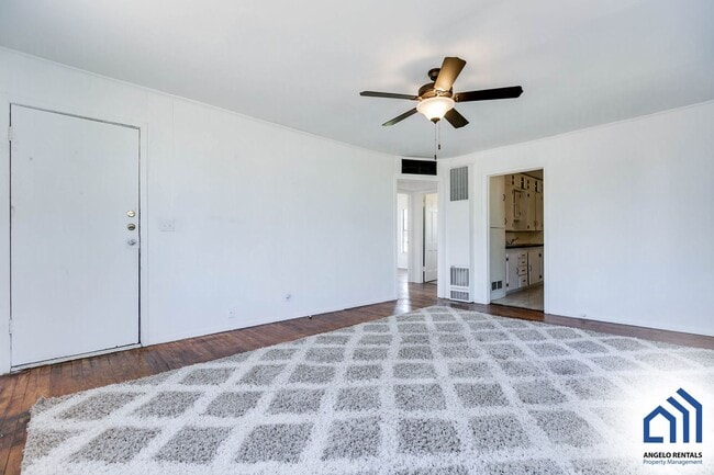 Photo - 107 Belaire Ave