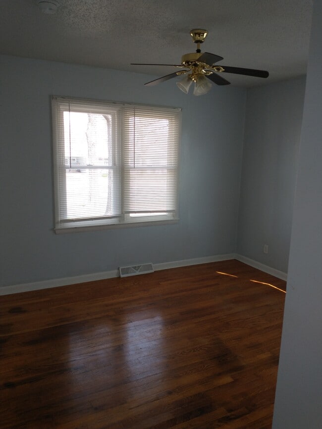 Photo - 1115 W Ashland St