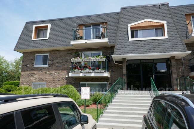 Photo - 3219 W Parkway Dr Unidad Apt 1E