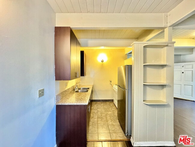 Photo - 451 S Oakhurst Dr Unidad 6