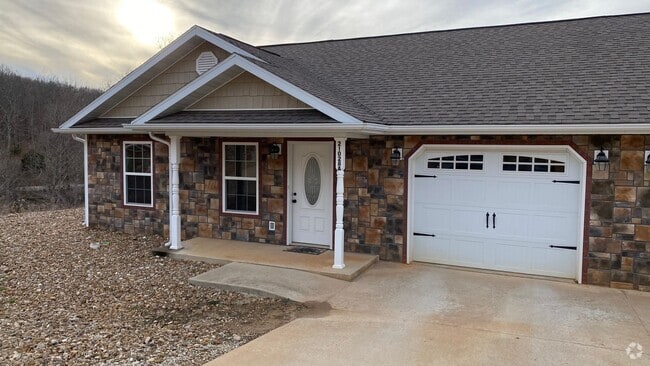 Building Photo - ~*~Gorgeous 2 Bedroom 2 Bathroom Duplex~*~ Rental