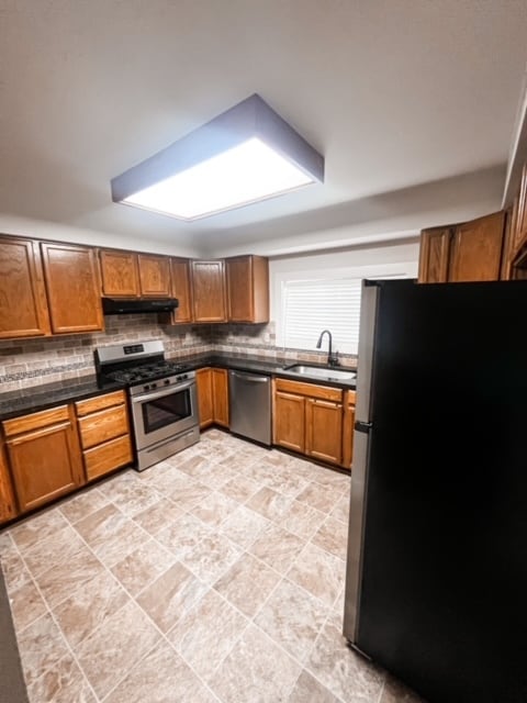 Kitchen - 1601 E Montana Ave