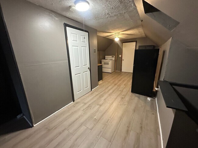 Photo - 1311 E 187th St Unidad 1313 3RD