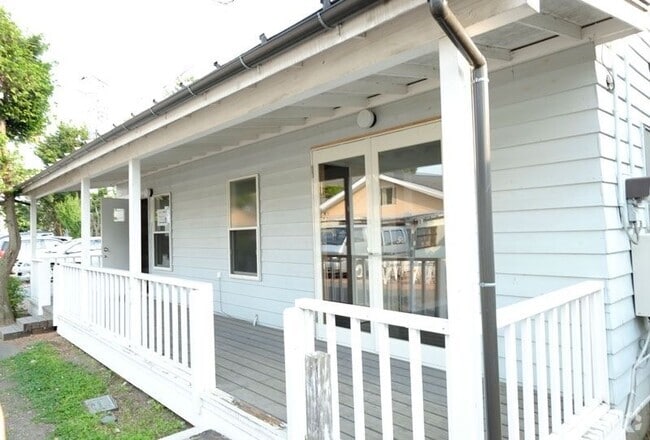 Building Photo - 781 Riverside Pkwy Rental