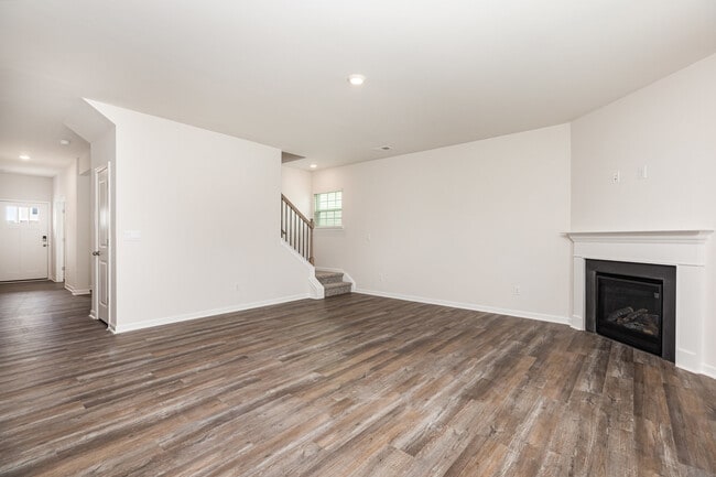 Photo - 121 Way Cross Ln