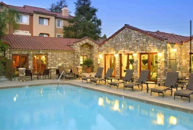 Photo - 859 Broadway