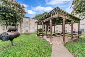 Building Photo - Wood River Rental