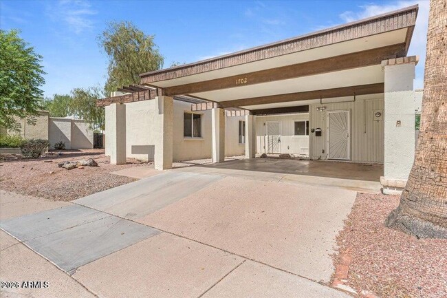 Photo - 1702 E Gaylon Dr