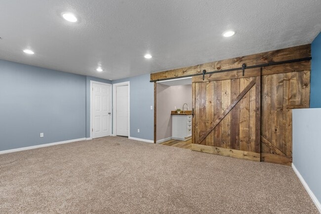 Photo - 609 N 1050 W