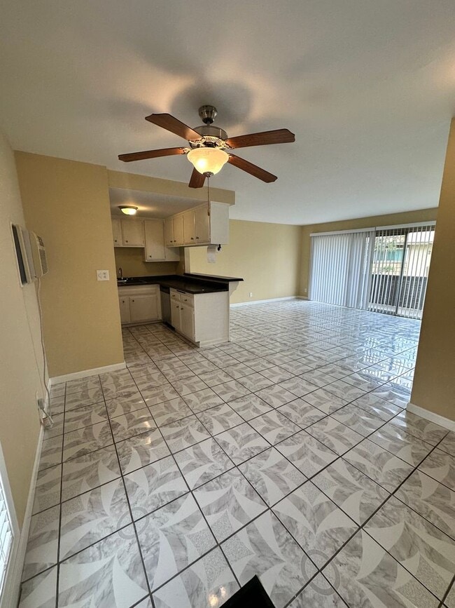 UPSTAIRS 1 BEDROOM CONDO FOR LEASE- GATED ... - UPSTAIRS 1 BEDROOM CONDO FOR LEASE- GATED ...