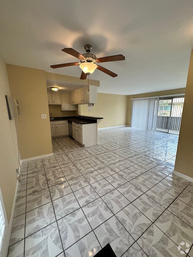 Building Photo - UPSTAIRS 1 BEDROOM CONDO FOR LEASE- GATED ...