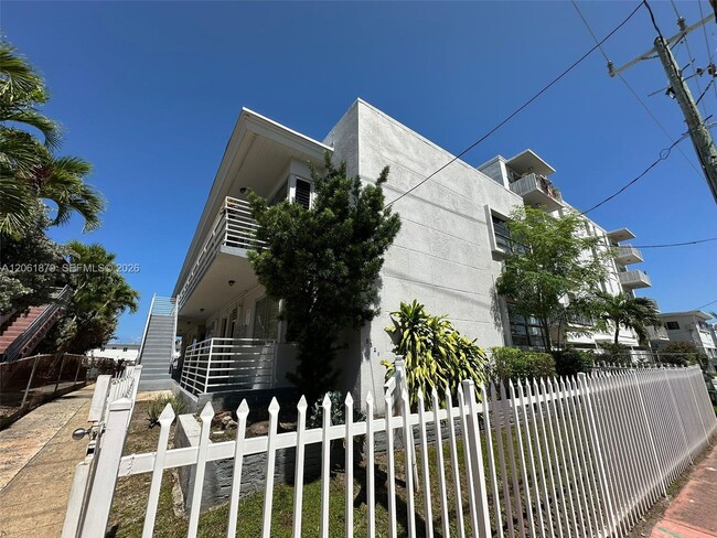 Building Photo - 8321 Crespi Blvd Unit 6