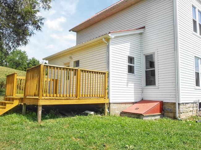 Photo - 121 Brady Rd