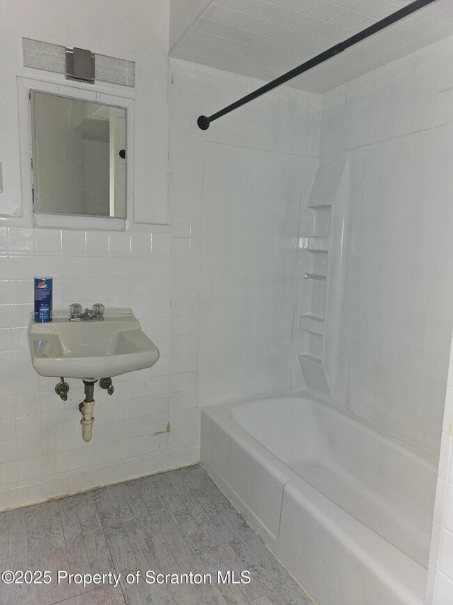 Photo - 423 E Lackawanna Ave
