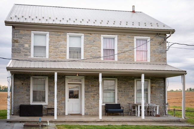 Building Photo - 1028 Baldy Rd