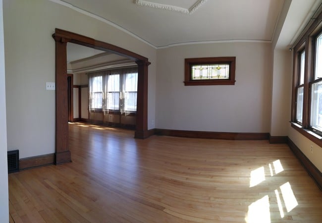 Sala de estar - 5414 W Galena St Unidad Upper