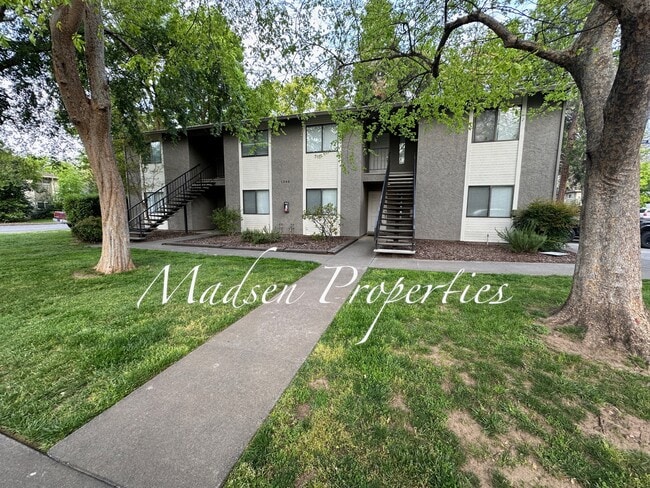 Building Photo - 1340 W 4th St Unit 2