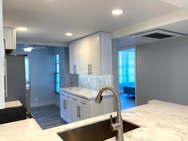 20 Royal Palm Way Unit 401