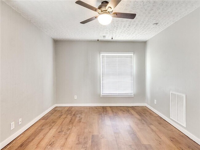 Photo - 1144 N McKinley Ave