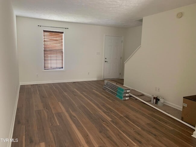 Photo - 15 Lake Village Ct