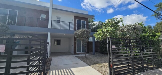 Building Photo - 3620 Thomas Ave