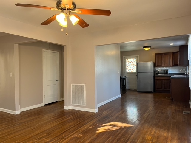 Photo - 2221 Sadler Ave