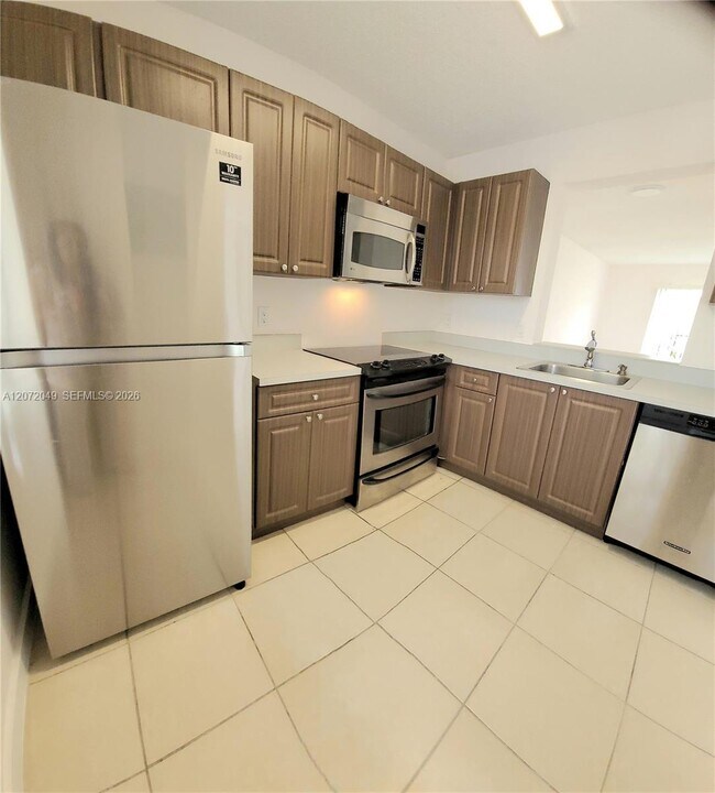Photo - 8620 N Sherman Cir Unit 306