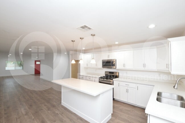 Photo - 2055 E Orange St.