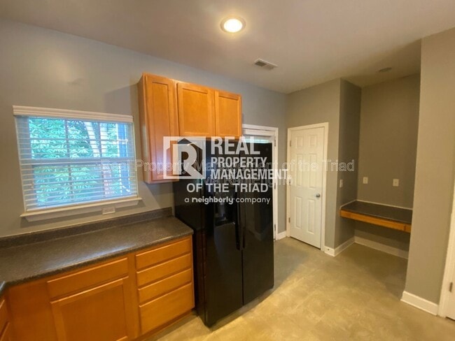 Photo - 101 Humberside Dr