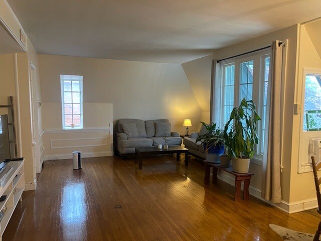 Great Room - 1515 E Market St