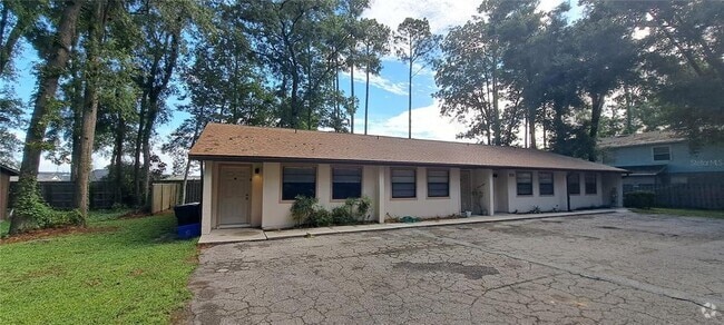 Building Photo - 1715 SW 69 Way Unit A Rental