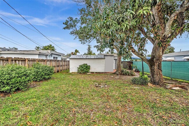 Photo - 930 N 16th Ave Unit 2