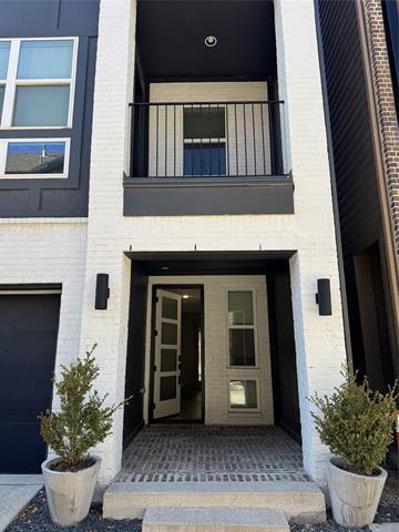 Building Photo - 2511 Carolwood Ln