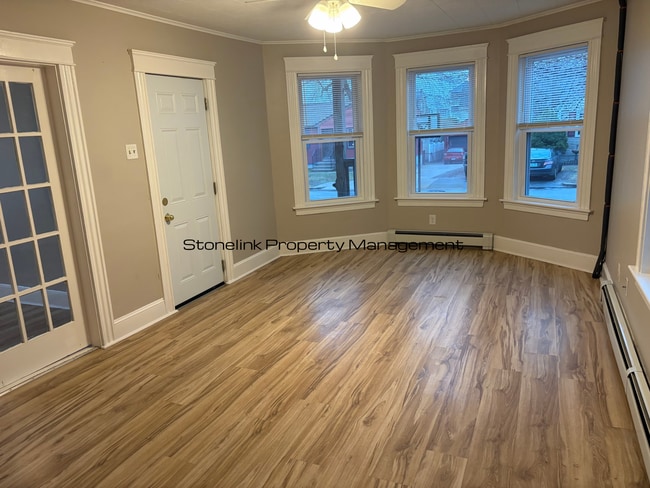 Photo - 161 Farm St Unit 1