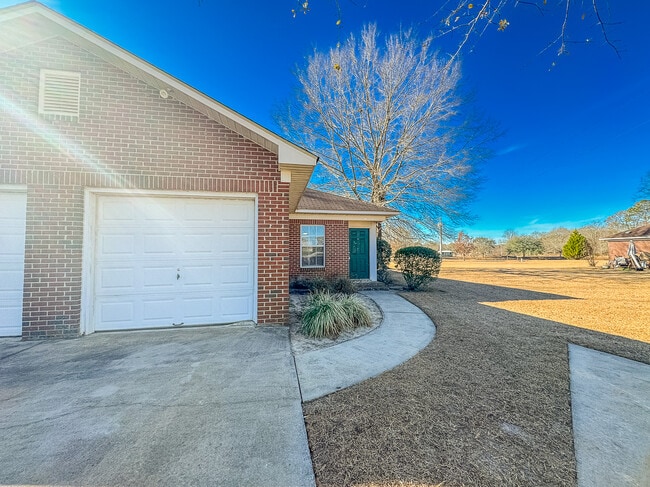 Building Photo - 720 Shaw Rd