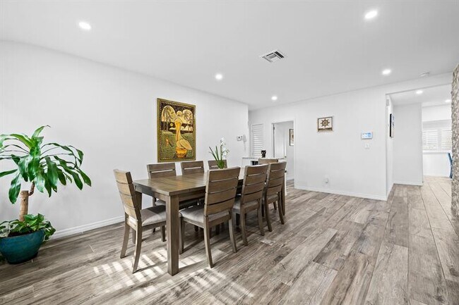 Photo - 1300 SW 17th St