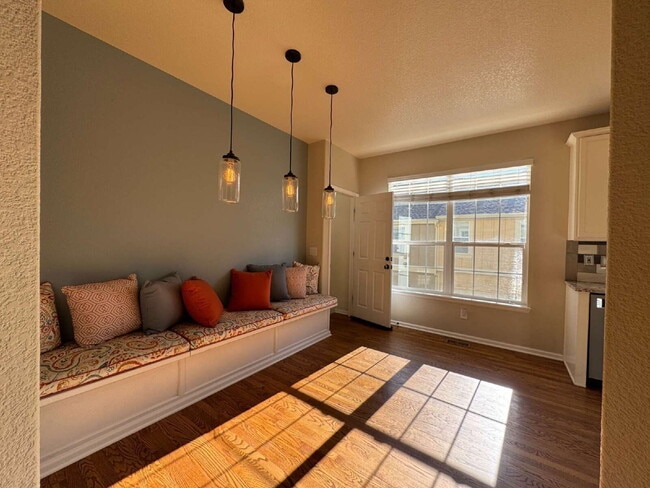 Photo - 631 Hanging Rock Pl