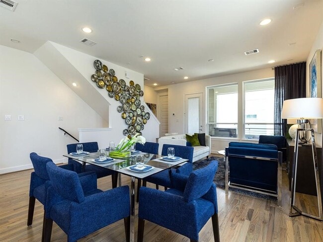 Photo - 310 Jensen Dr