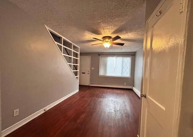 Photo - 2851 Edgecombe Cir N