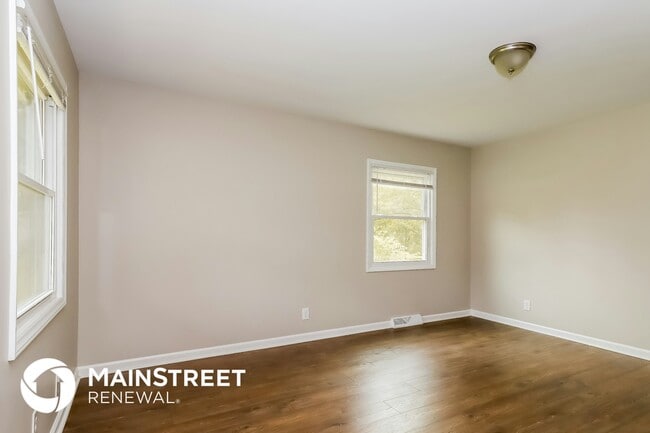 Photo - 209 W 14th St