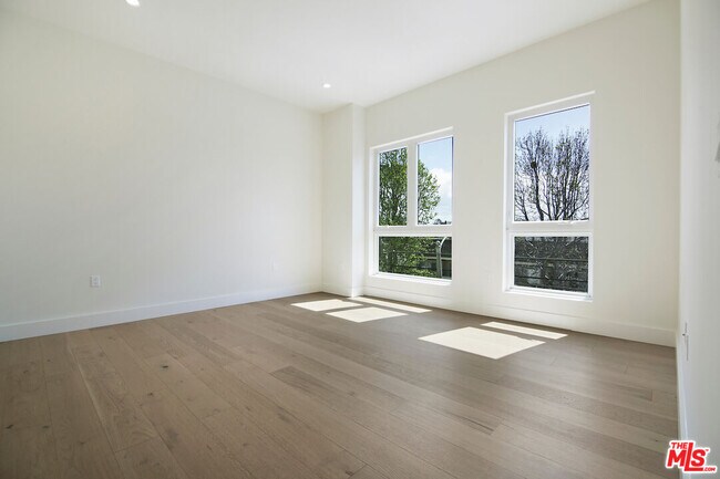 Photo - 2496 S Centinela Ave Unit 1