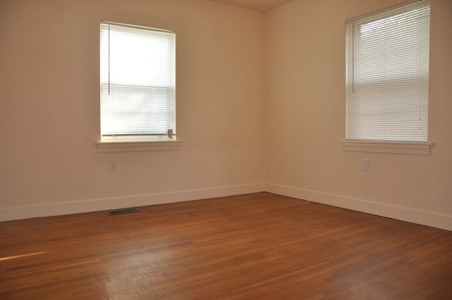 Photo - 412 Pyke Rd