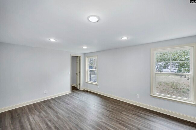 Photo - 152 Robin Rd