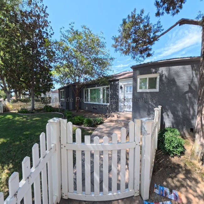4025 Terracina Dr