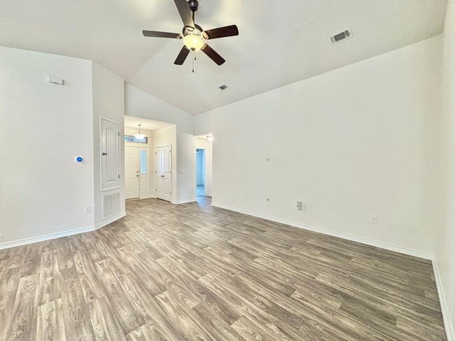 Photo - 5637 Peach Dr