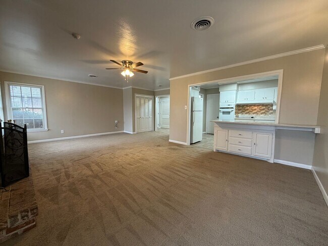 Photo - AVAILABLE NOW 2 BEDROOM 2 BATH DUPLEX IN TCU AREA