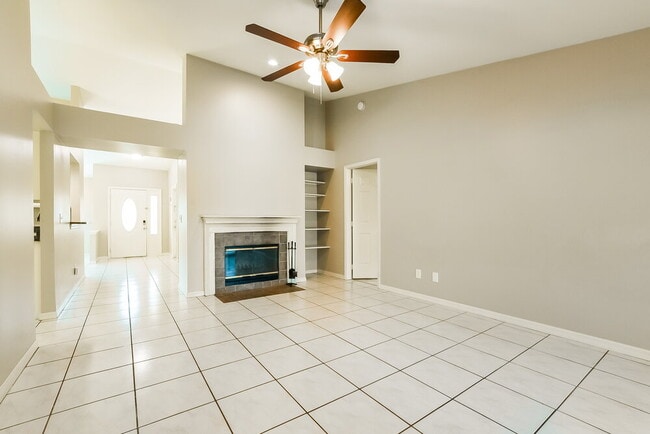 619 Queensbridge Dr