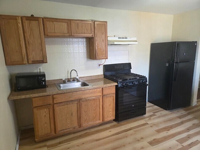 Photo - 210 Farnham St Unit 1