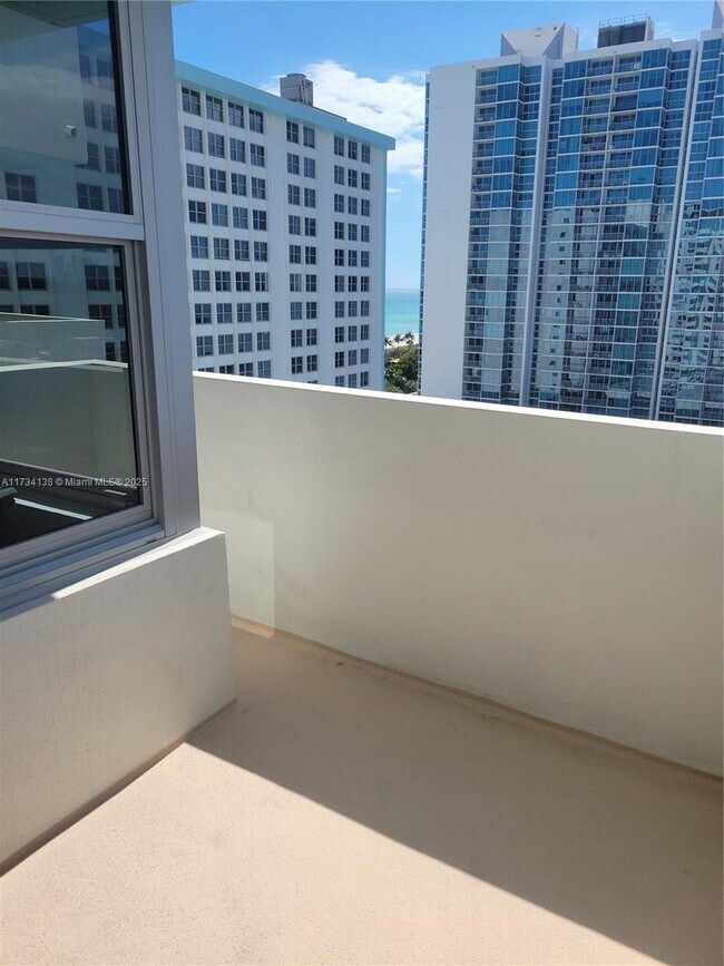 Photo - 100 Lincoln Rd Unidad 1114